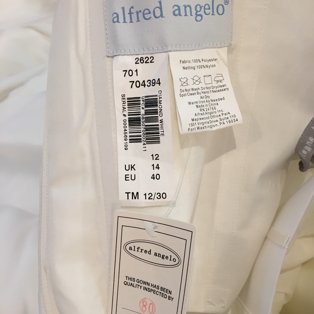 ✨Gorgeous brand new gown! - Picture 4 of 5